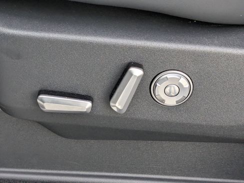 Certified 2025 Lincoln Navigator Reserve image 23