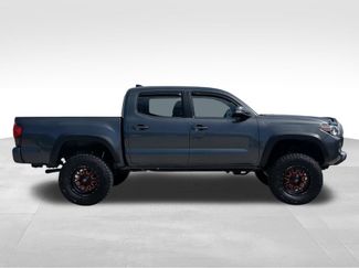 Used 2019 Toyota Tacoma TRD Off-Road AWD/4WD video 2