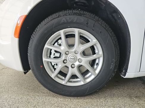 New 2026 Chrysler Voyager LX image 10