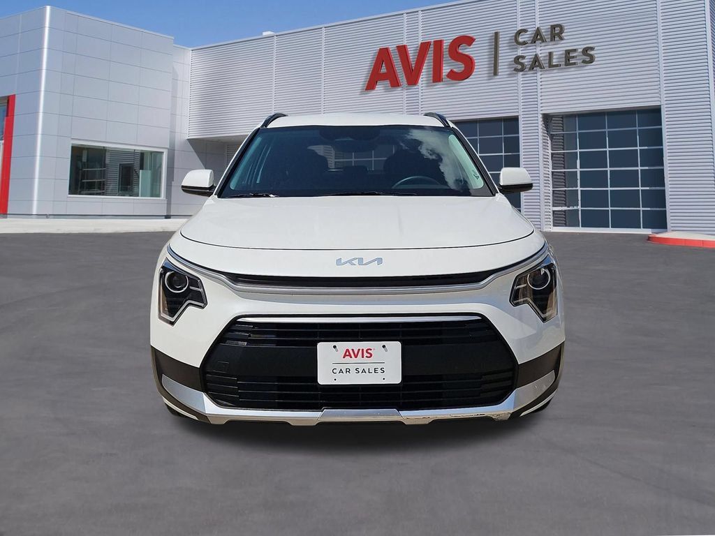 Used 2025 Kia Niro LX FWD image 2