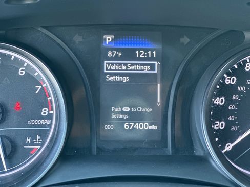 Used 2022 Toyota Camry SE image 24