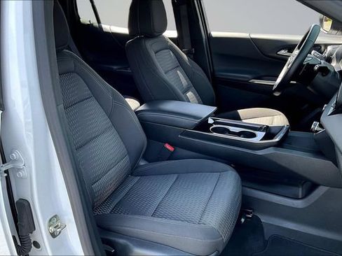 Used 2025 Chevrolet Equinox LT FWD image 27