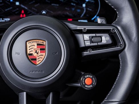 Certified 2025 Porsche 911 Carrera image 21