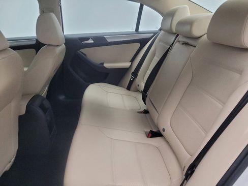 Used 2017 Volkswagen Jetta SE FWD image 18
