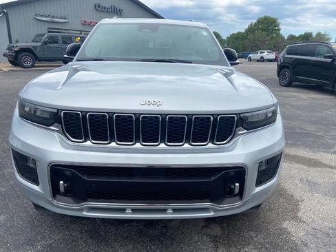 Used 2024 Jeep Grand Cherokee L Overland w/ Luxury Tech Group IV AWD/4WD image 2