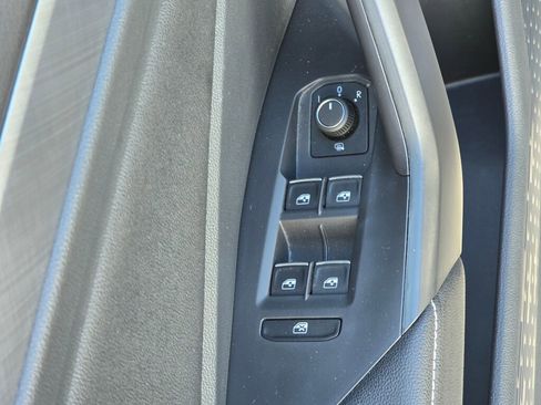 Used 2024 Volkswagen Jetta SE image 21