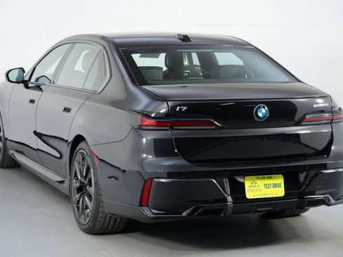 Used 2024 BMW i7 eDrive50 w/ M Sport Package image 59