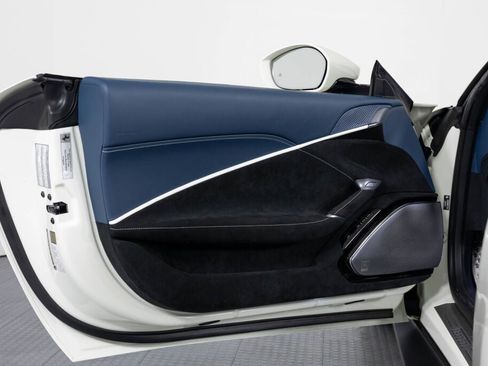 Certified 2024 Ferrari Roma Spider RWD image 34