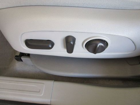 Used 2021 GMC Acadia SLE w/ Driver Convenience Package image 22