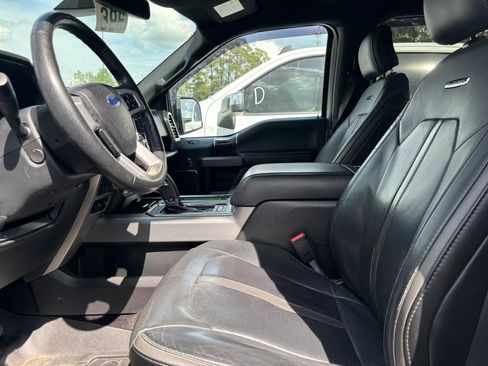 Used 2016 Ford F150 Platinum w/ Equipment Group 701A Luxury image 10