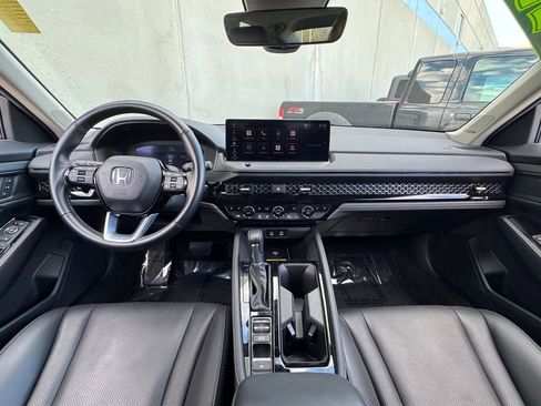 Used 2023 Honda Accord Touring image 9