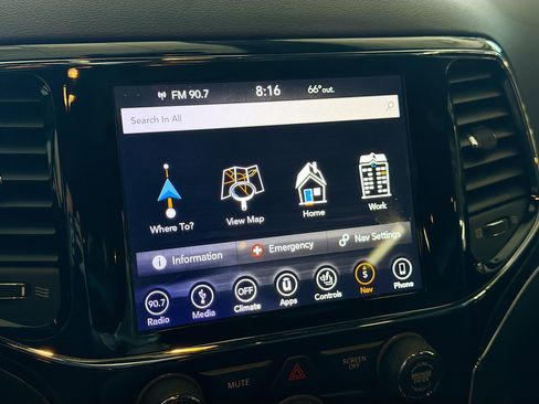 Used 2019 Jeep Grand Cherokee Limited AWD/4WD image 22