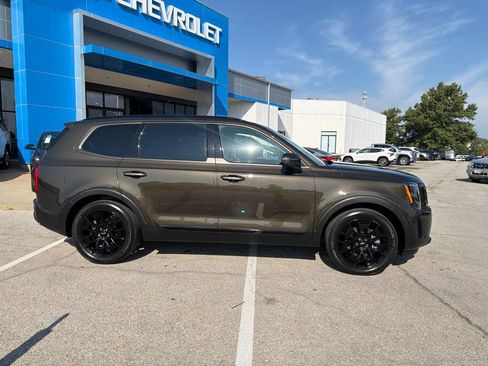 Used 2022 Kia Telluride EX w/ EX Premium Package AWD/4WD image 2