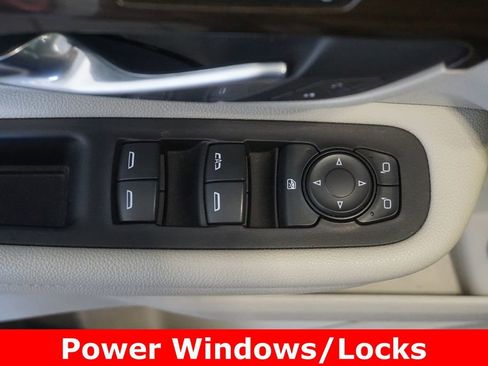 Used 2019 GMC Terrain Denali w/ Advanced Safety Package AWD/4WD image 5