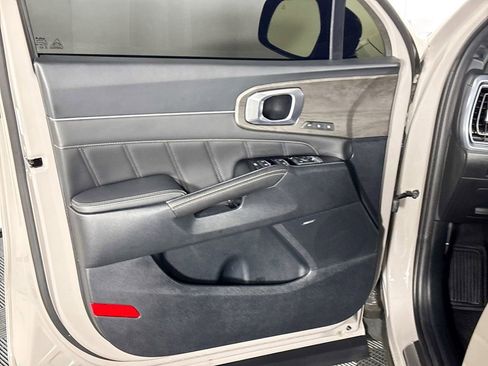 Used 2024 Kia Sorento SX Prestige image 10