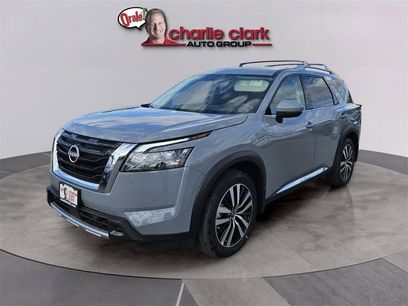 New 2025 Nissan Pathfinder Platinum w/ Cargo Package