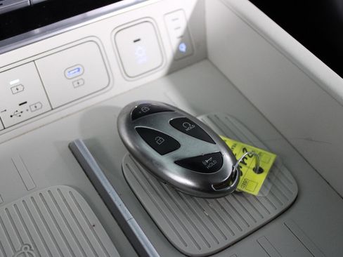 Used 2025 Hyundai Santa Fe Calligraphy FWD image 36
