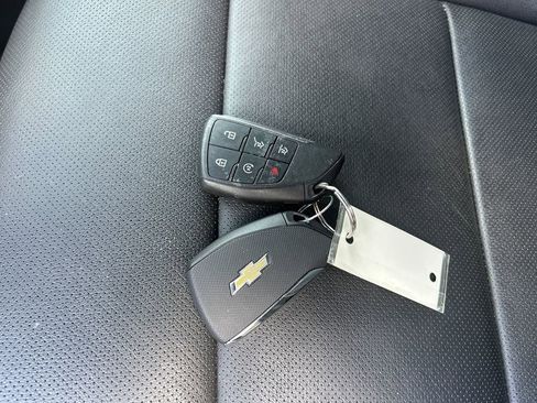 Used 2025 Chevrolet Suburban Premier RWD image 29
