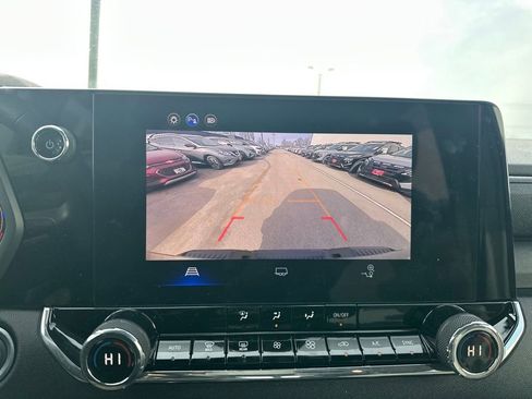 Used 2025 Chevrolet Colorado Trail Boss image 18