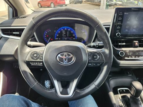 Used 2021 Toyota Corolla XLE w/ Carpet Mat Package (TMS) FWD image 17
