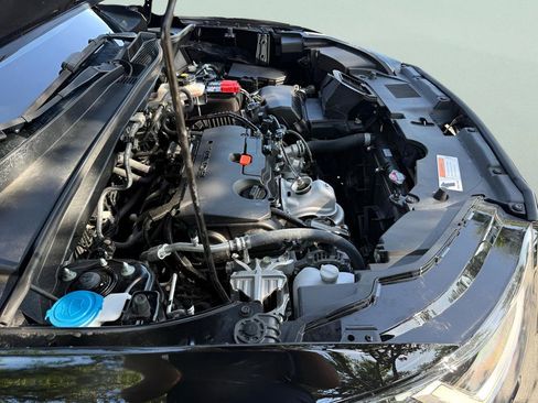 Certified 2025 Honda HR-V Sport image 36