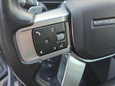 Used 2022 Land Rover Discovery S image 17