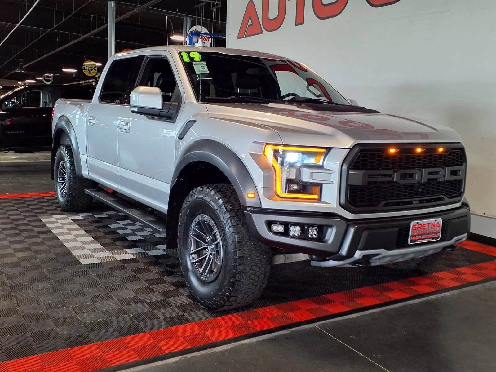 Used 2019 Ford F150 Raptor w/ Equipment Group 802A Luxury AWD/4WD image 2