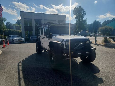 Used 2017 Jeep Wrangler Unlimited Sport w/ Quick Order Package 24S AWD/4WD image 3