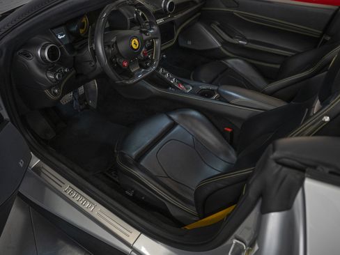 Used 2019 Ferrari Portofino image 32
