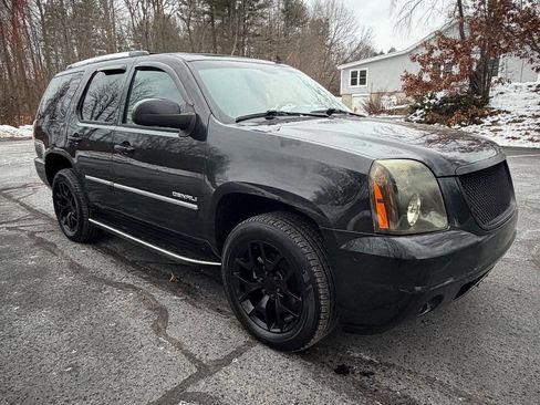 Used 2011 GMC Yukon Denali image 3