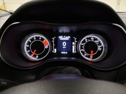 Used 2019 Jeep Cherokee Latitude Plus image 12