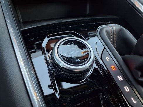 New 2026 GMC Canyon AT4 image 5