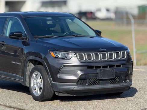 Used 2022 Jeep Compass Sport image 15