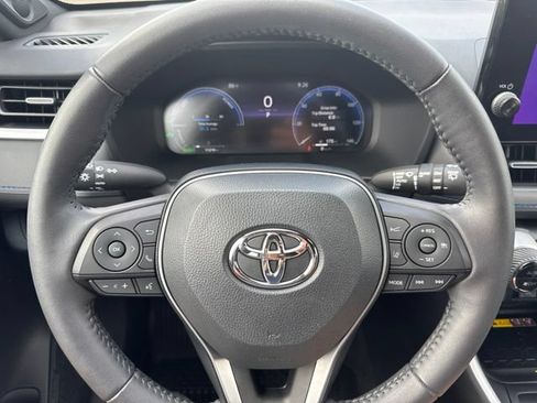 Used 2023 Toyota RAV4 XSE AWD/4WD image 16