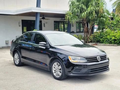Used 2015 Volkswagen Jetta Sport FWD image 3