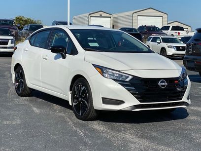 New 2025 Nissan Versa SR w/ Trunk Package