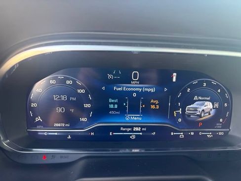 Used 2024 Chevrolet Suburban Z71 w/ Luxury Package AWD/4WD image 10