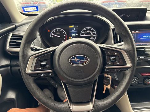 Used 2023 Subaru Forester AWD/4WD image 2