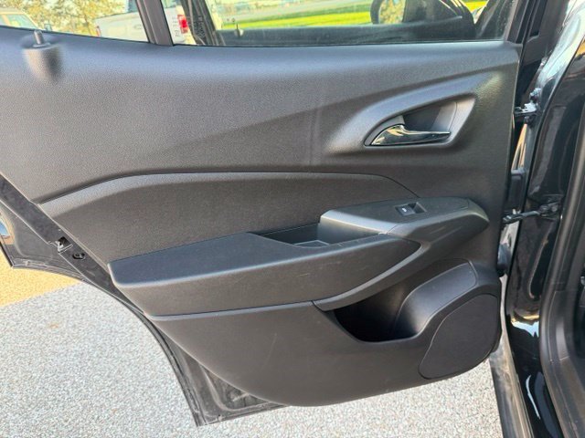 Used 2024 Chevrolet Trax LT w/ LT Convenience Package FWD image 23