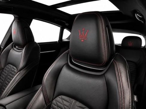 Used 2019 Maserati Levante Trofeo AWD/4WD image 18