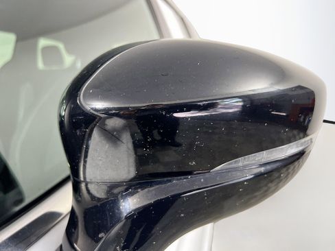 Used 2024 Chrysler Pacifica Touring FWD image 13