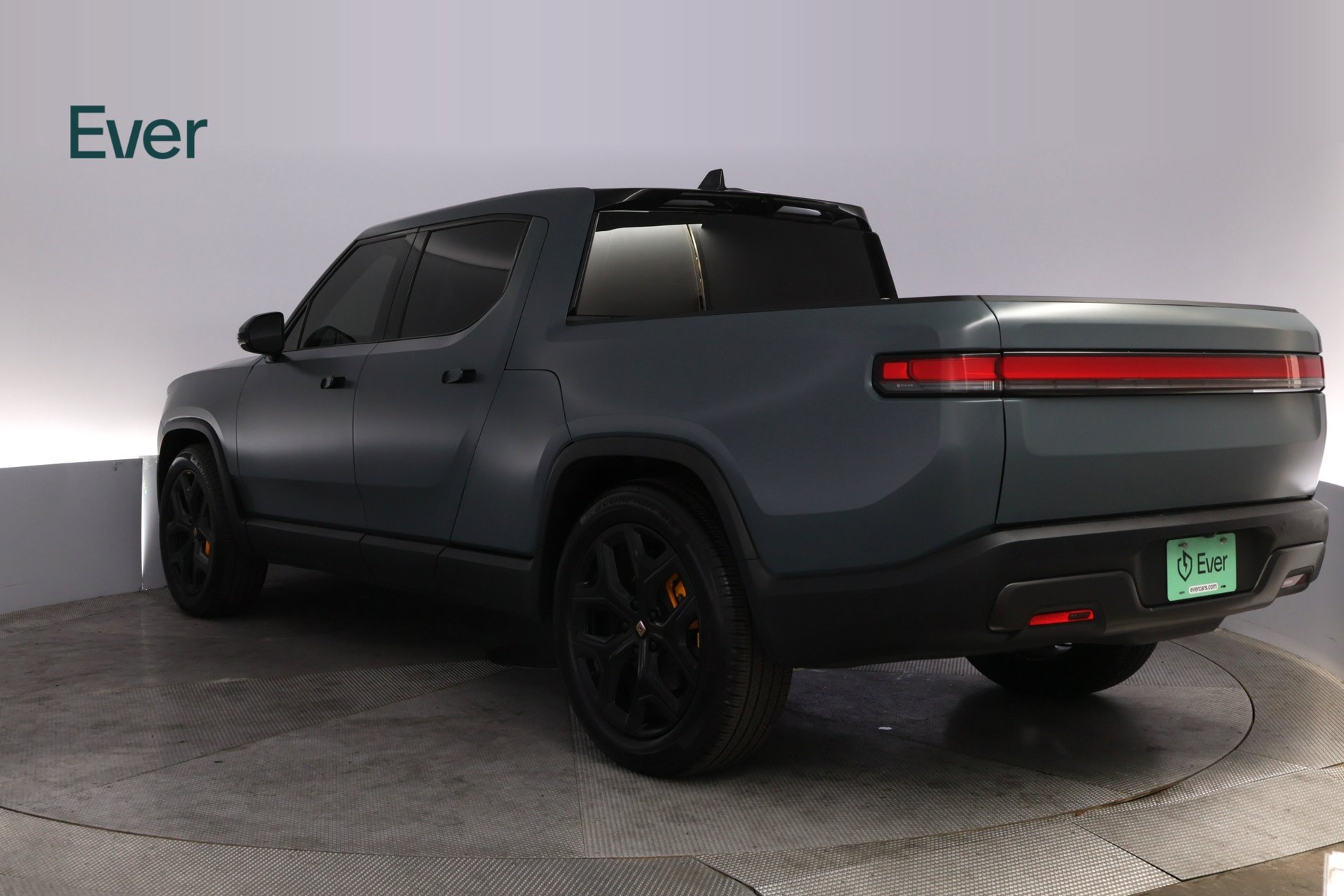 Used 2025 Rivian R1T Premium Tri AWD/4WD image 17