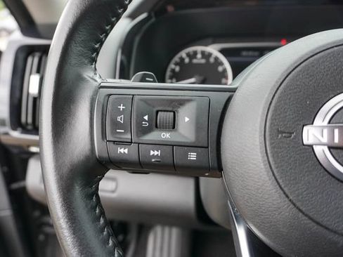 Used 2025 Nissan Pathfinder SV FWD image 24