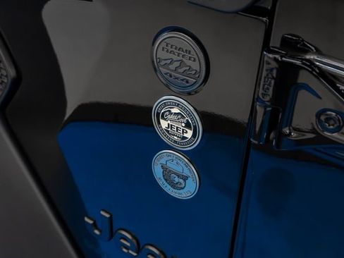 Used 2024 Jeep Wrangler Unlimited Sport AWD/4WD image 3