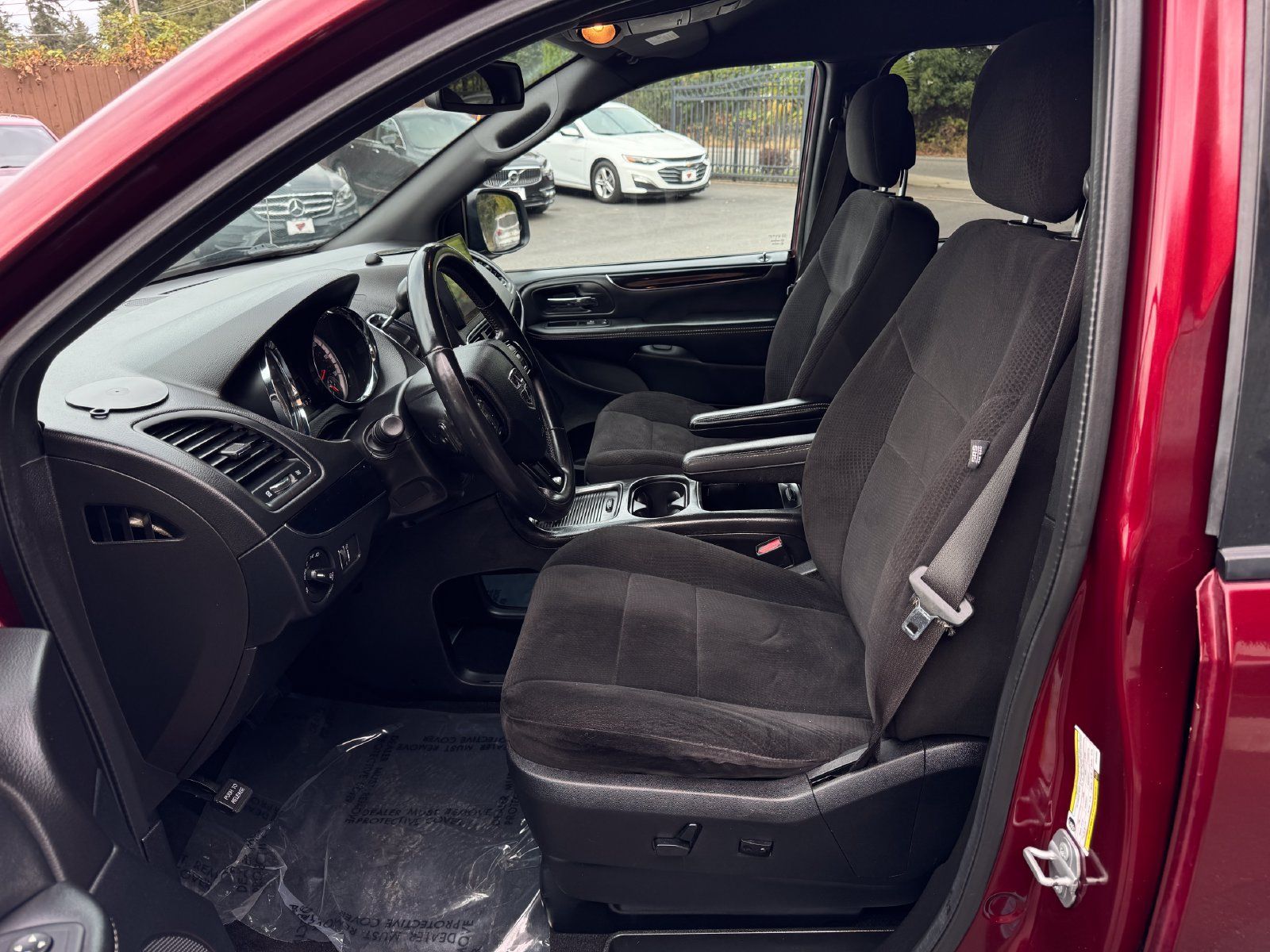Used 2018 Dodge Grand Caravan SE FWD image 9