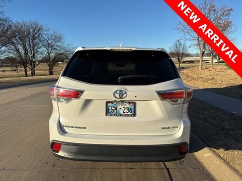Used 2015 Toyota Highlander XLE image 4