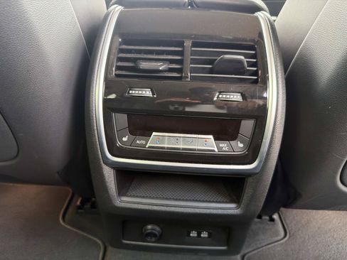 Used 2025 BMW X7 xDrive40i AWD/4WD image 19