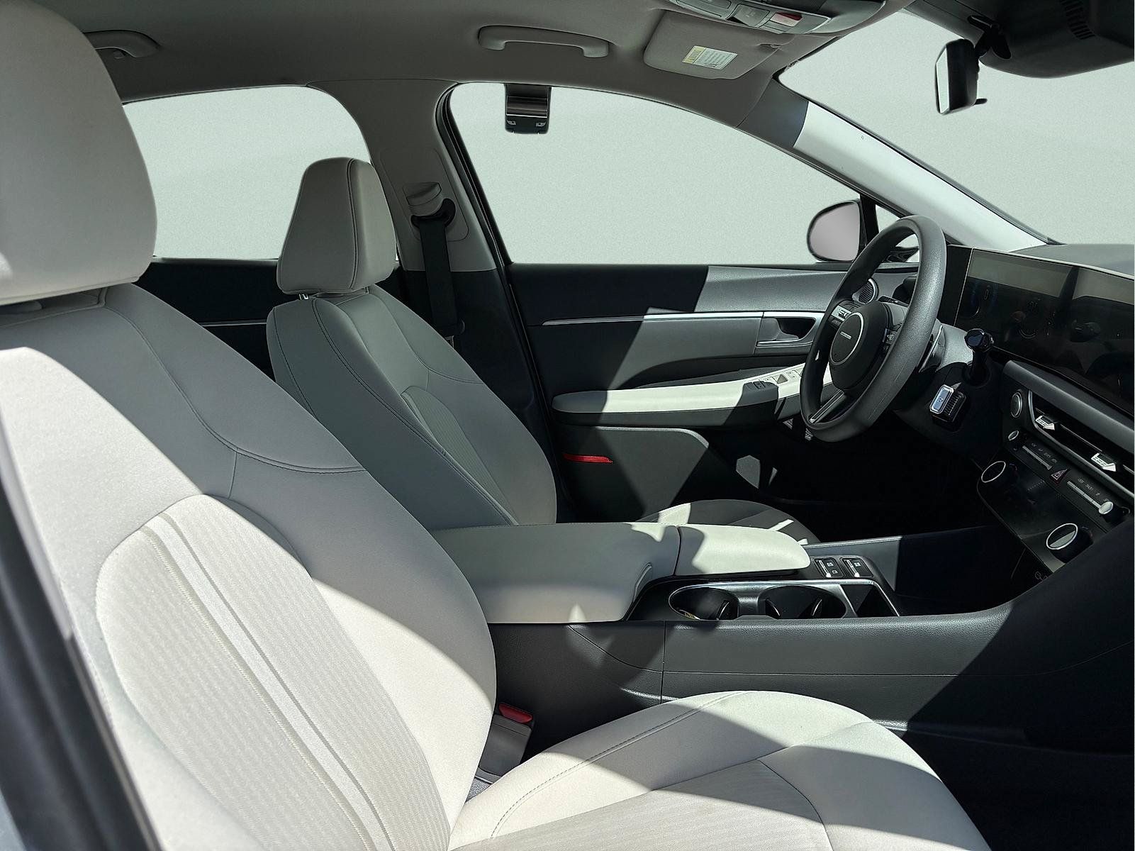 Used 2025 Hyundai Sonata SEL FWD image 33