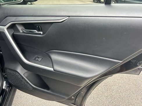 Used 2021 Toyota RAV4 XLE FWD image 21