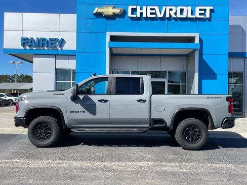 Used 2024 Chevrolet Silverado 2500 ZR2 w/ ZR2 Bison Edition image 2
